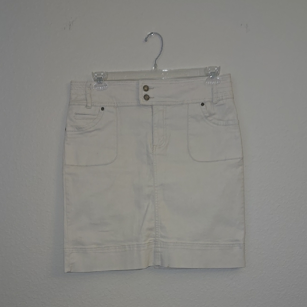 Stylish Cream Skirt with Button Detail